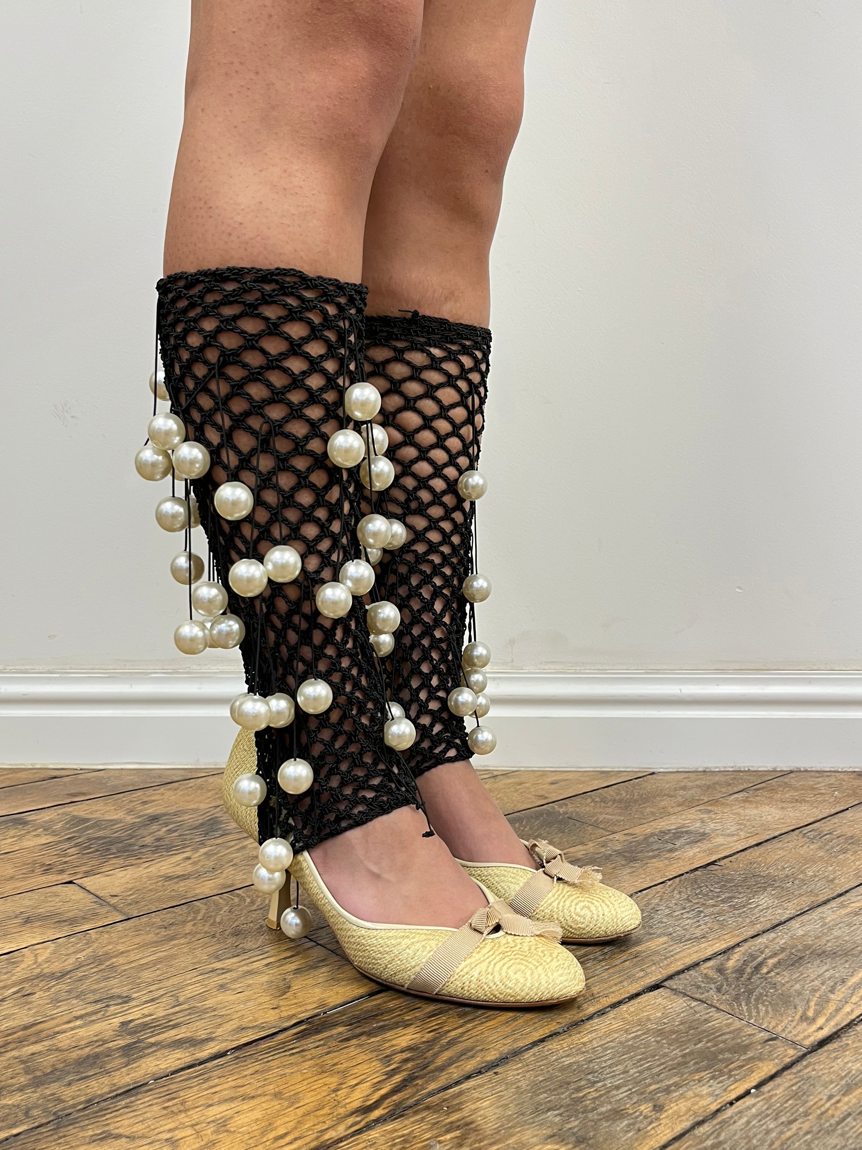 black crochet elastic stirrups with pearl hardware