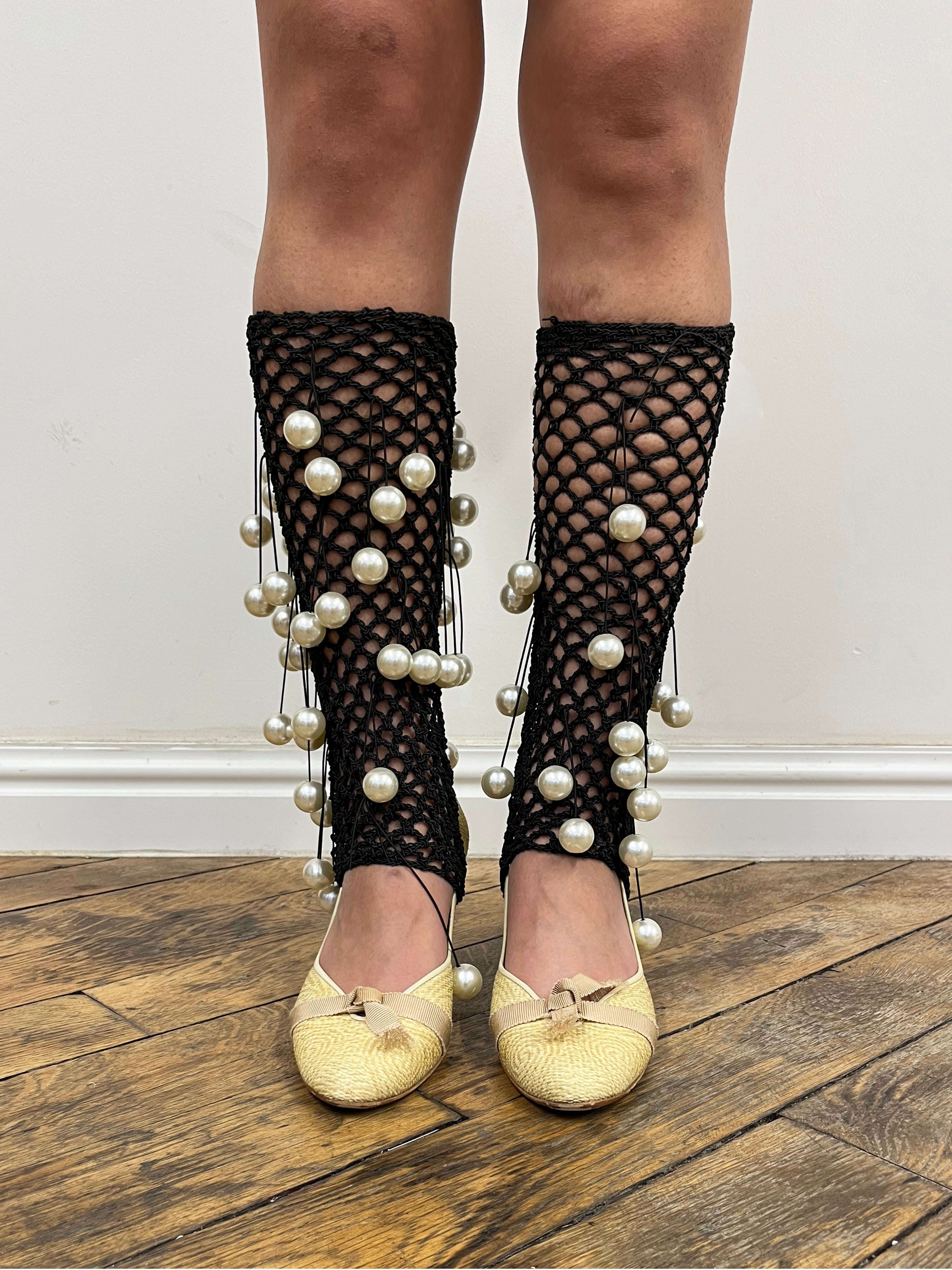 black crochet elastic stirrups with pearl hardware