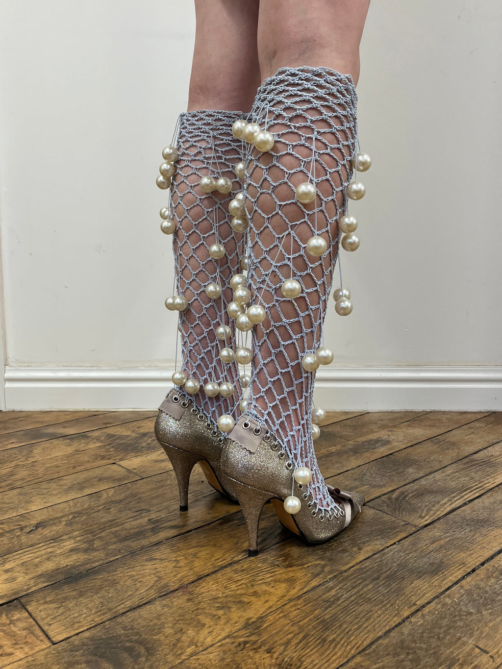 silver stilettos with with pearl hardware